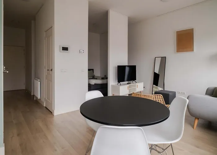 Διαμέρισμα Cosy In West *